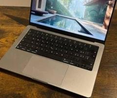 Apple MacBook 14 pro 24GB
