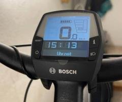 Bicicleta eléctrica de paseo Cube con accesorios. - 2