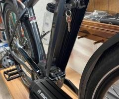 Bicicleta eléctrica de paseo Cube con accesorios. - 4